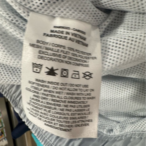 Men’s Nike Standard Fit Above the Knee Length Shorts, size Large, Silver - Picture 6 of 6